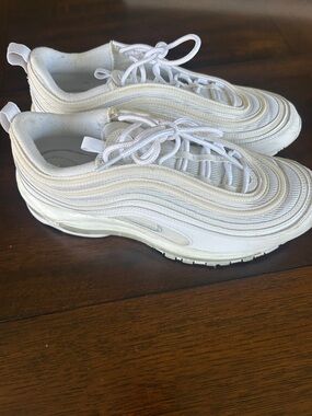 Nike White Athletic Sneakers with Wave Stitch Detailing